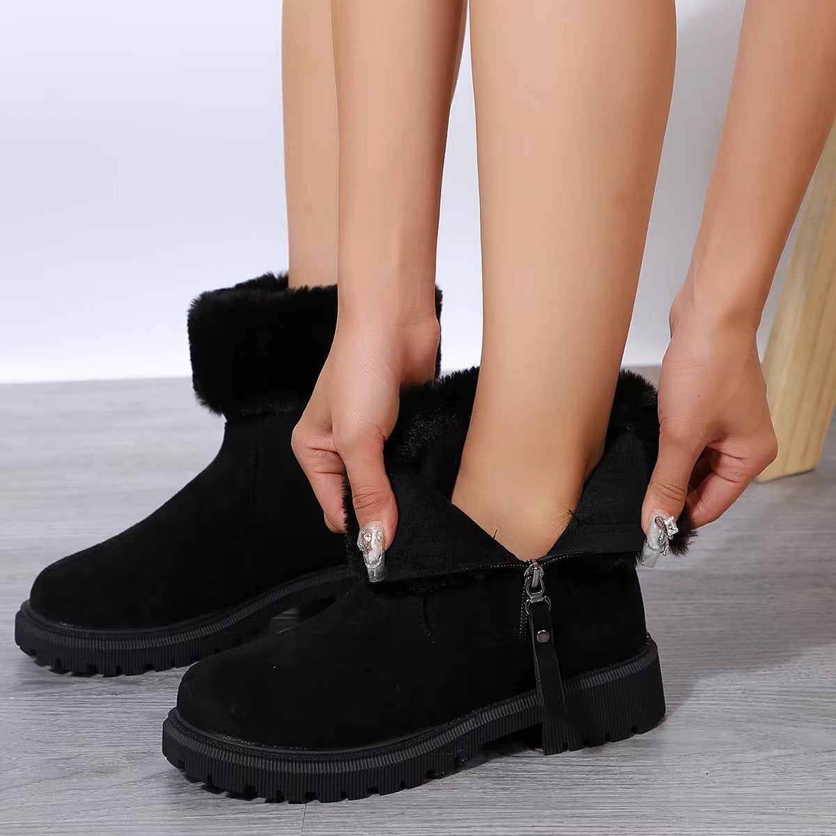 Botas de felpa cálidas de invierno con cremallera lateral para mujer, botas de nieve gruesas de tacón bajo para exteriores.
